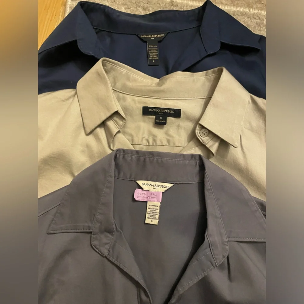 Women’s Banana republic button down tops set of 3 (2 are stretch material) Small - Picture 2 of 2